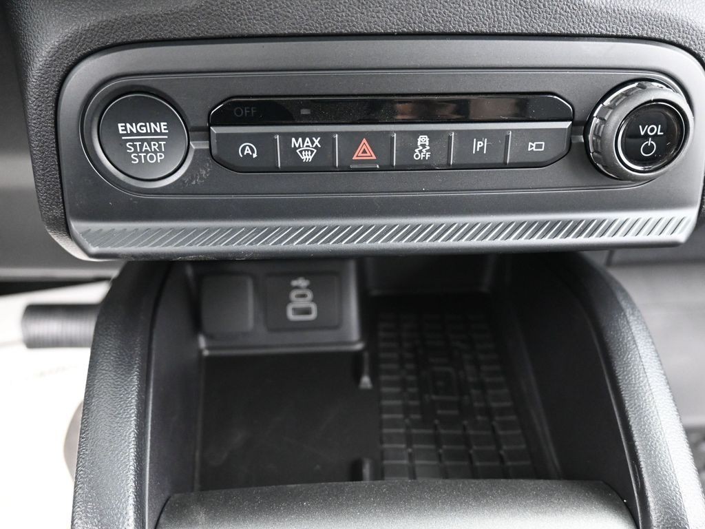 Ford Bronco Sport Vehicle Full-screen Gallery Image 11