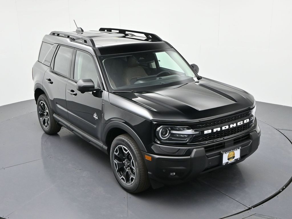 Ford Bronco Sport Vehicle Full-screen Gallery Image 16
