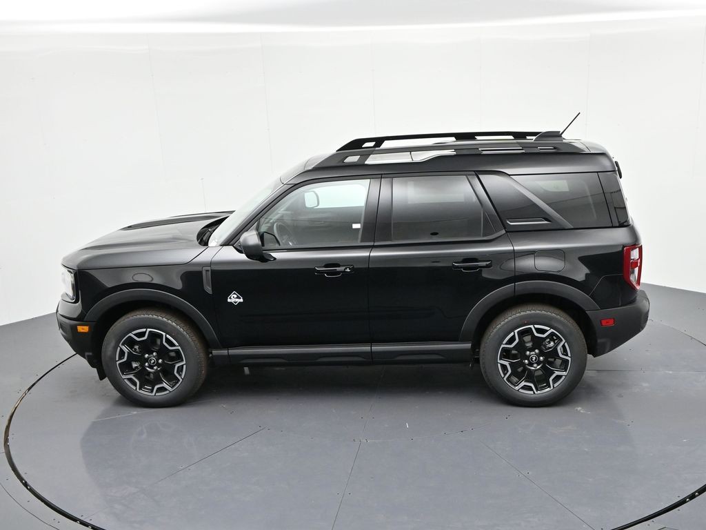 Ford Bronco Sport Vehicle Full-screen Gallery Image 19
