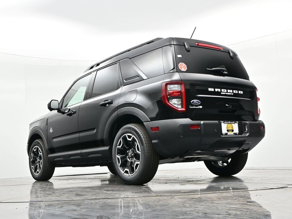 Ford Bronco Sport Vehicle Full-screen Gallery Image 20