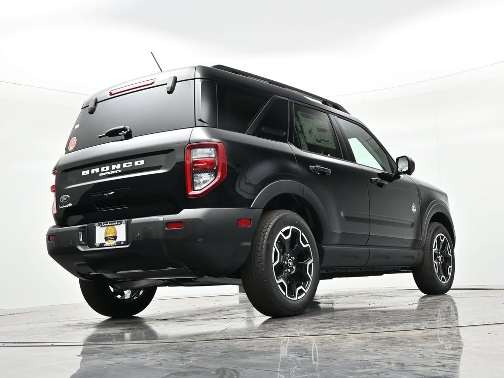 Ford Bronco Sport Vehicle Full-screen Gallery Image 22