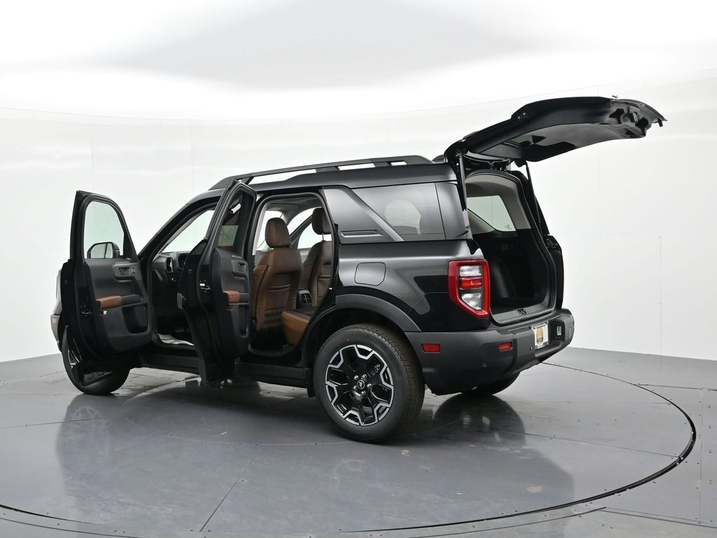 Ford Bronco Sport Vehicle Full-screen Gallery Image 25