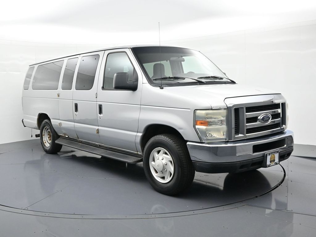 Ford Econoline Cargo Van Vehicle Full-screen Gallery Image 4