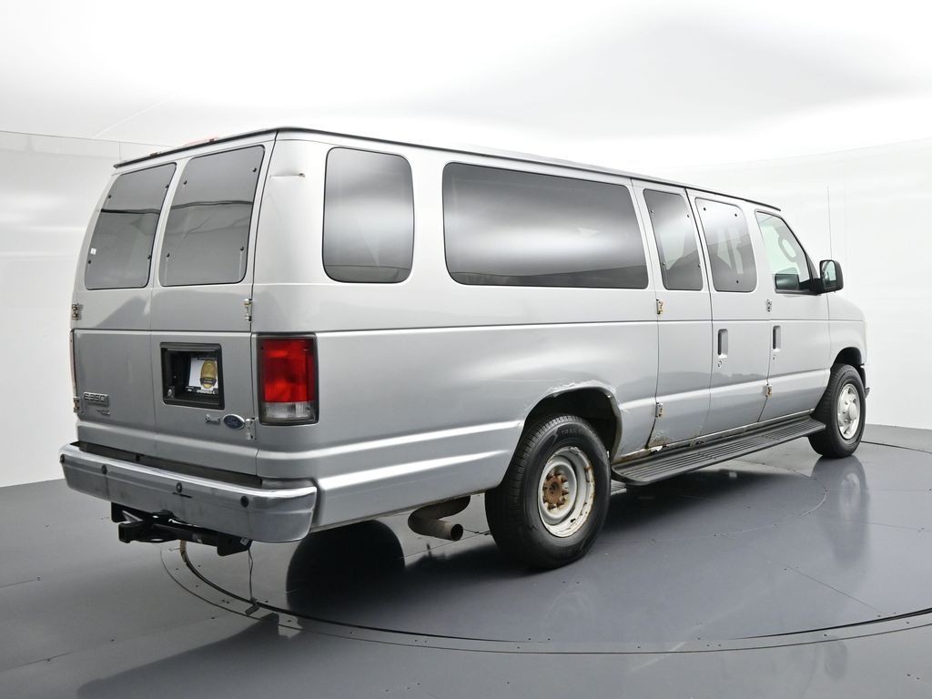 Ford Econoline Cargo Van Vehicle Full-screen Gallery Image 6