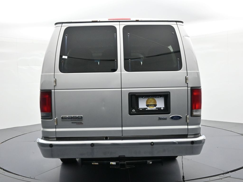 Ford Econoline Cargo Van Vehicle Full-screen Gallery Image 7