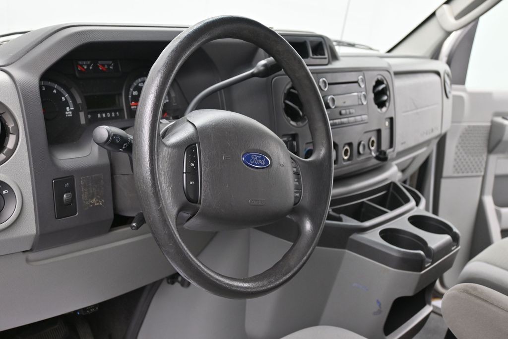 Ford Econoline Cargo Van Vehicle Full-screen Gallery Image 12