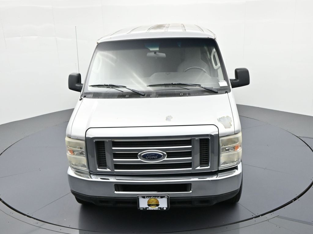 Ford Econoline Cargo Van Vehicle Full-screen Gallery Image 14