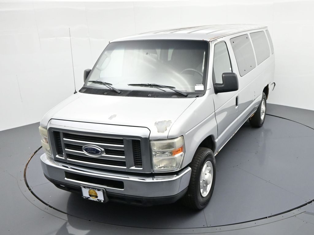 Ford Econoline Cargo Van Vehicle Full-screen Gallery Image 15