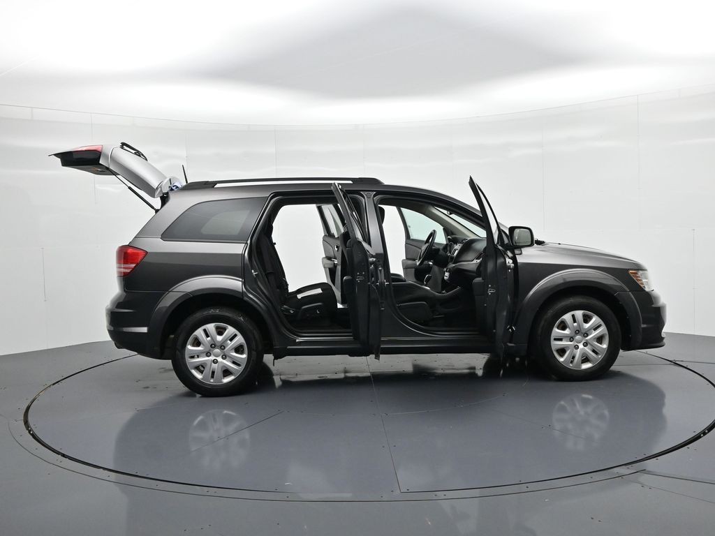 Dodge Journey Vehicle Full-screen Gallery Image 22