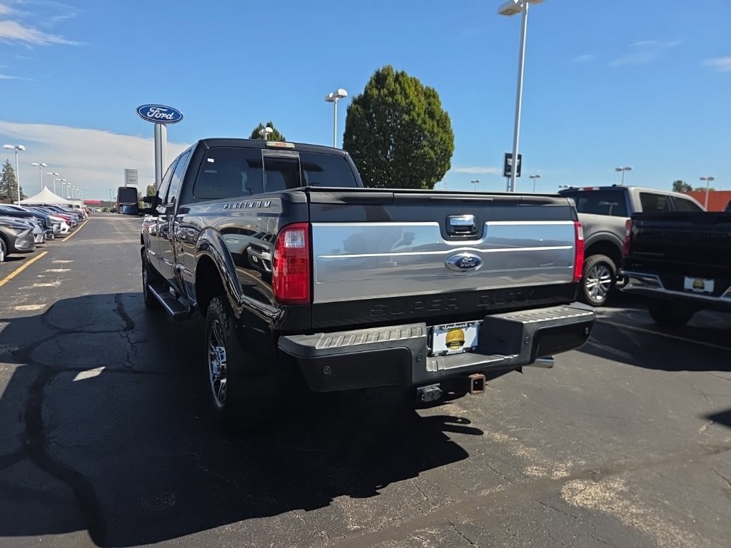 Ford Super Duty F-350 SRW Vehicle Full-screen Gallery Image 5