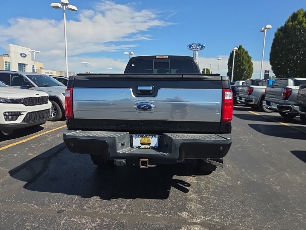 Ford Super Duty F-350 SRW Vehicle Full-screen Gallery Image 6
