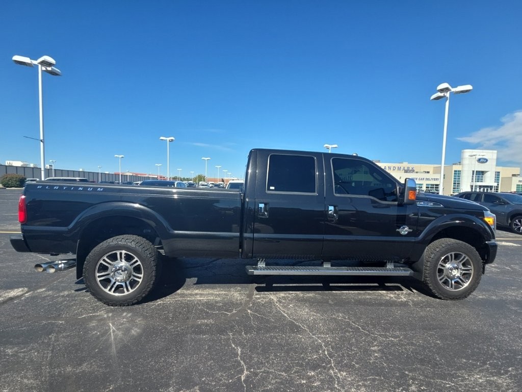 Ford Super Duty F-350 SRW Vehicle Full-screen Gallery Image 8