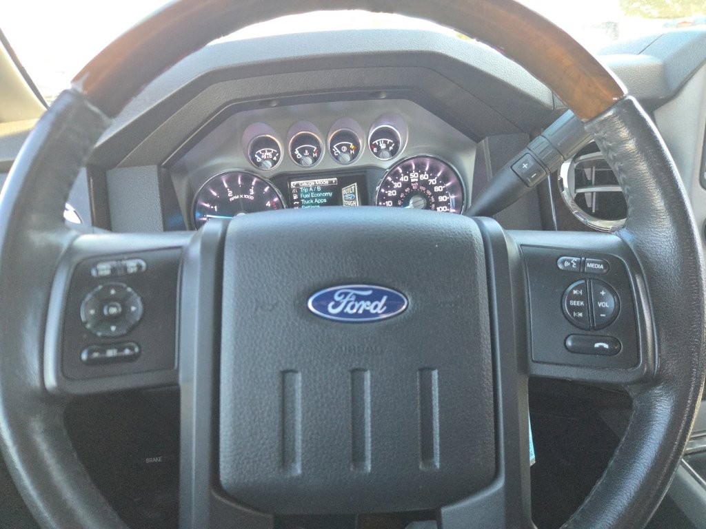 Ford Super Duty F-350 SRW Vehicle Full-screen Gallery Image 11