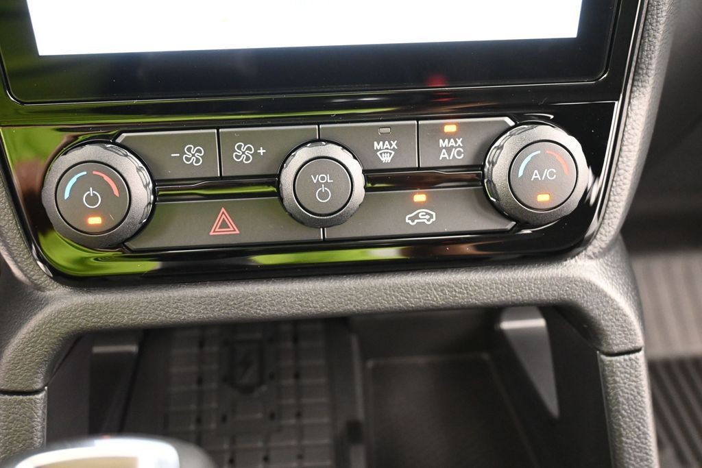 Ford Ranger Vehicle Full-screen Gallery Image 12