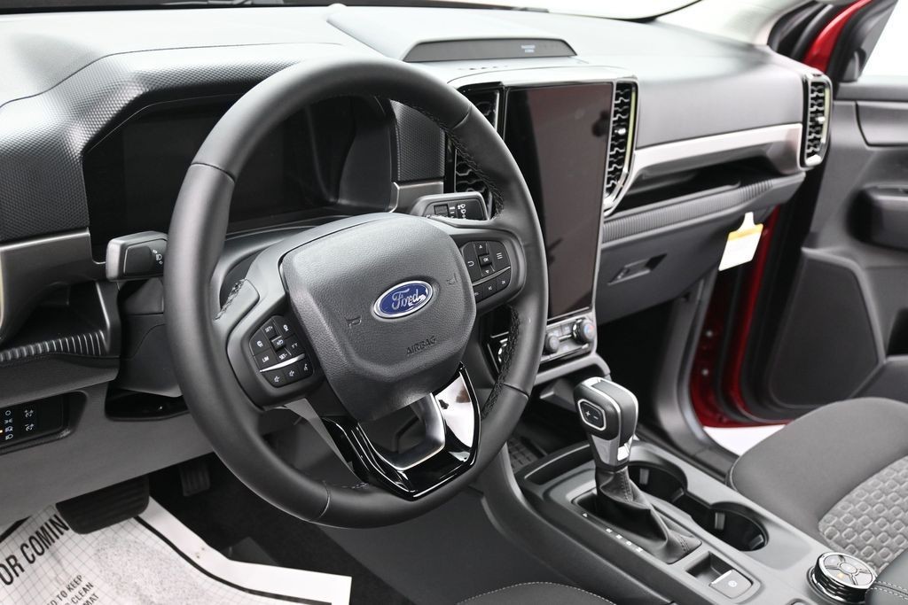 Ford Ranger Vehicle Full-screen Gallery Image 16