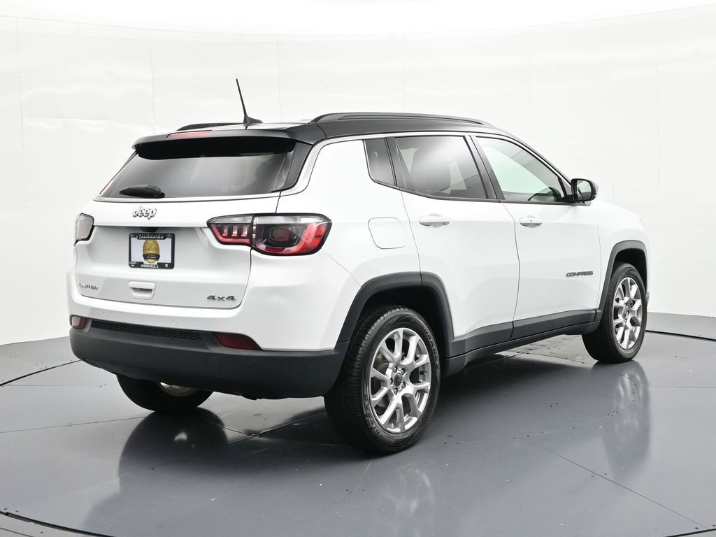 Jeep Compass Vehicle Full-screen Gallery Image 5