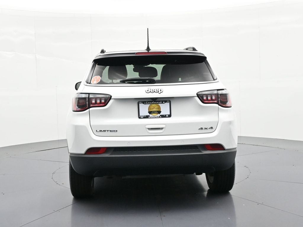 Jeep Compass Vehicle Full-screen Gallery Image 6