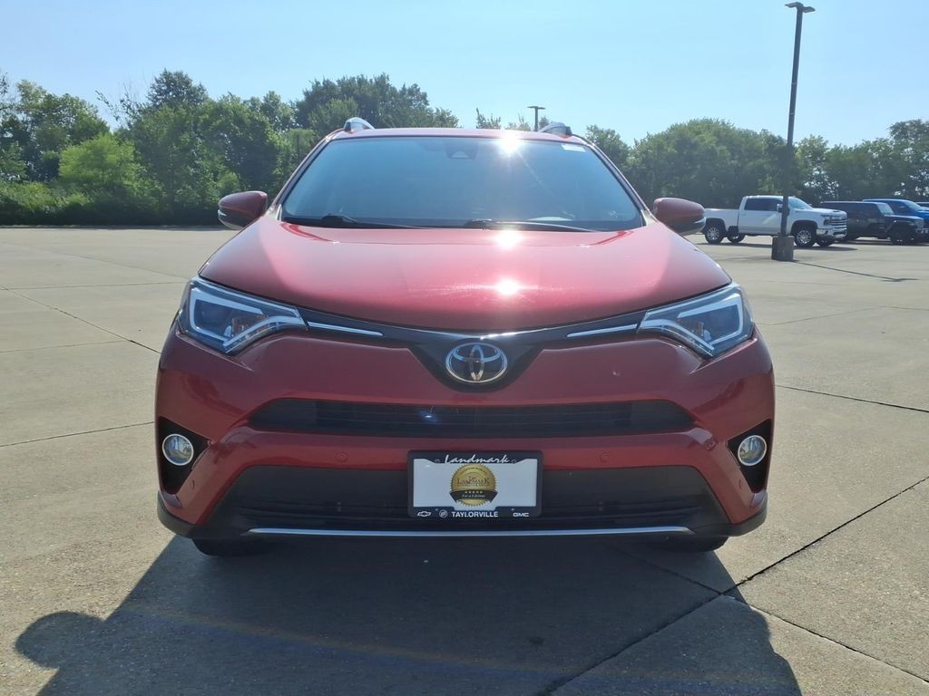 Toyota RAV4 Vehicle Full-screen Gallery Image 23
