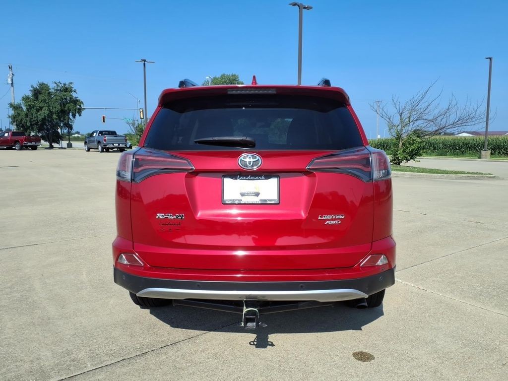 Toyota RAV4 Vehicle Full-screen Gallery Image 27
