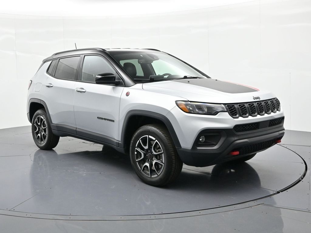 Jeep Compass Vehicle Full-screen Gallery Image 3