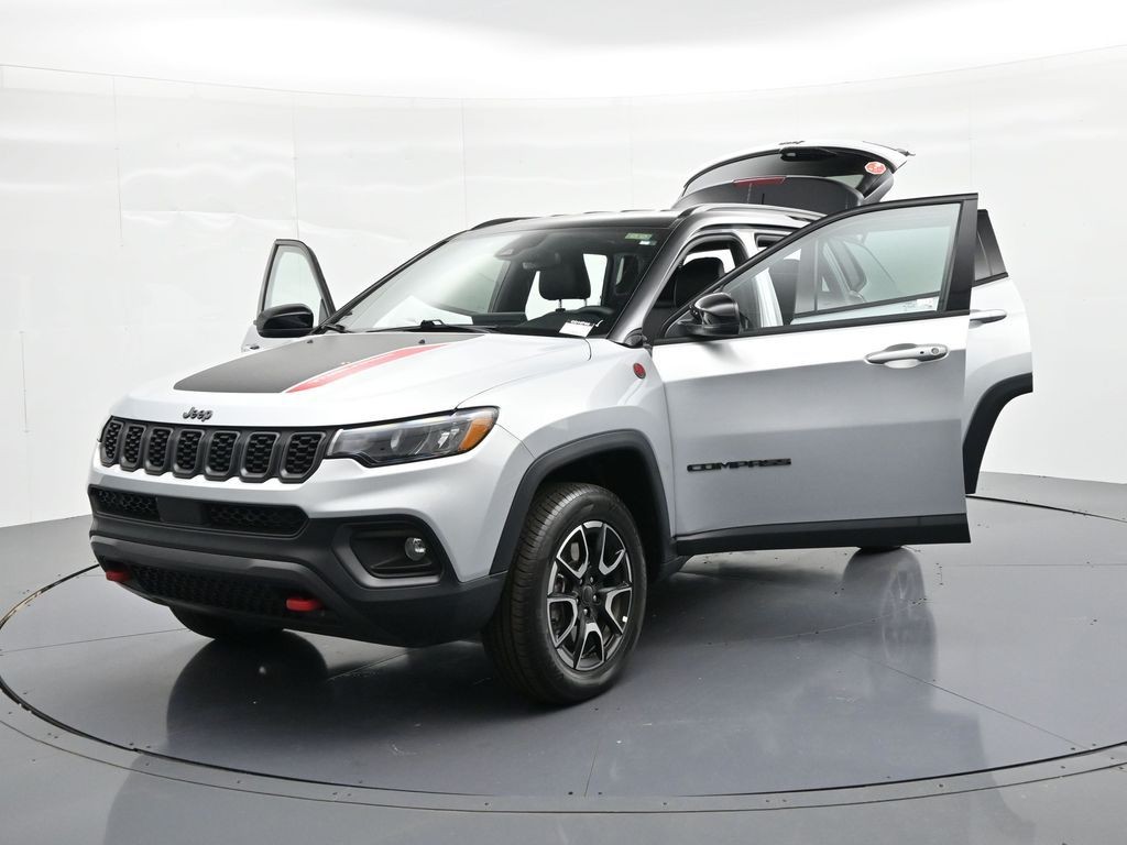 Jeep Compass Vehicle Full-screen Gallery Image 31
