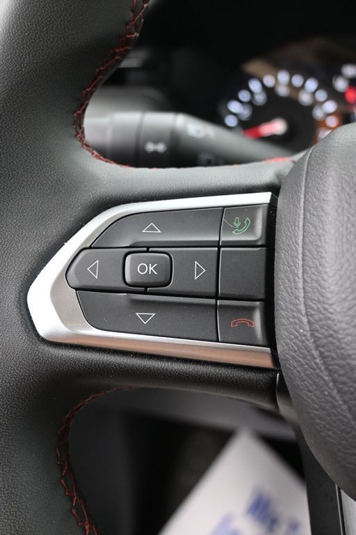 Jeep Compass Vehicle Full-screen Gallery Image 18