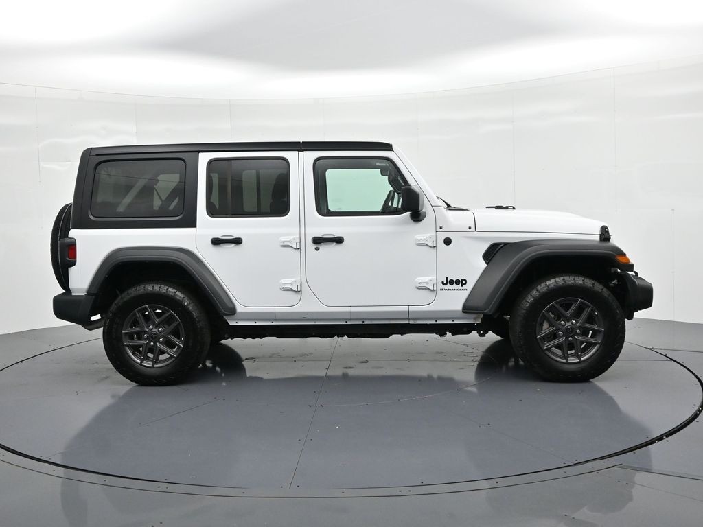 Jeep Wrangler Vehicle Full-screen Gallery Image 4