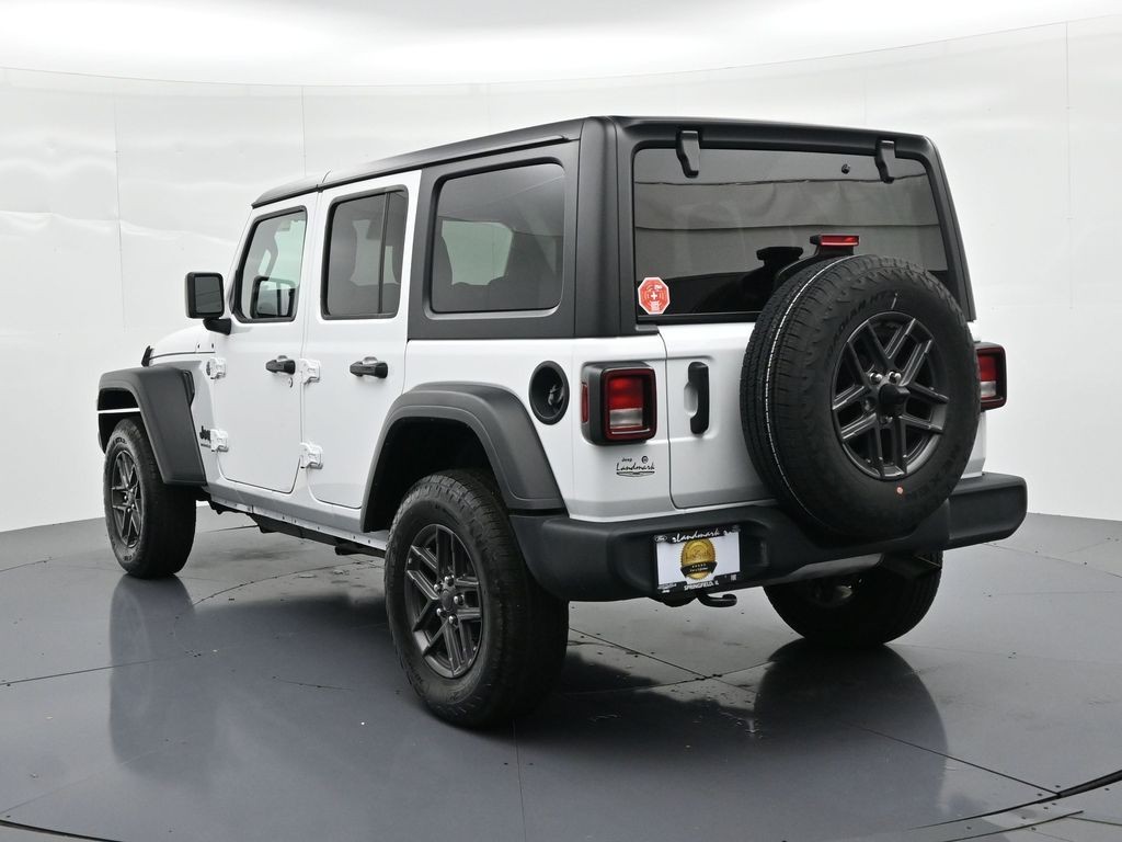 Jeep Wrangler Vehicle Full-screen Gallery Image 7