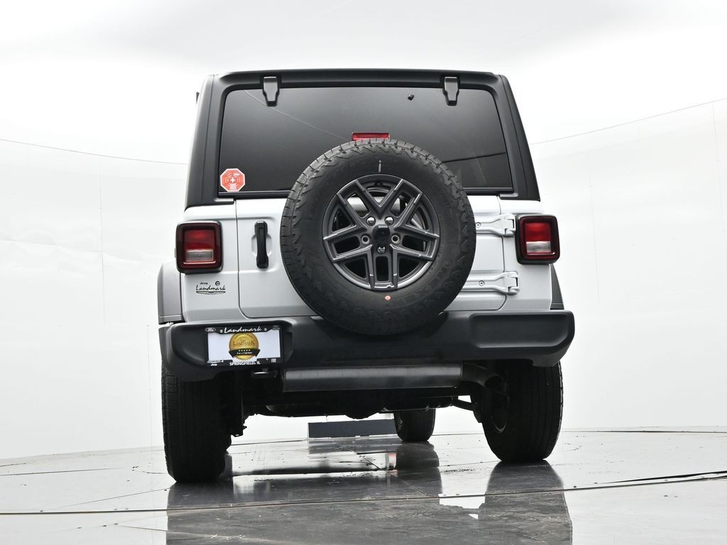 Jeep Wrangler Vehicle Full-screen Gallery Image 18