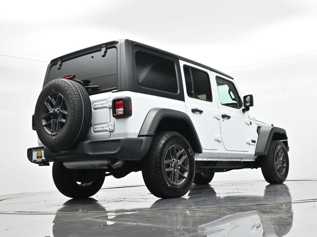 Jeep Wrangler Vehicle Full-screen Gallery Image 19