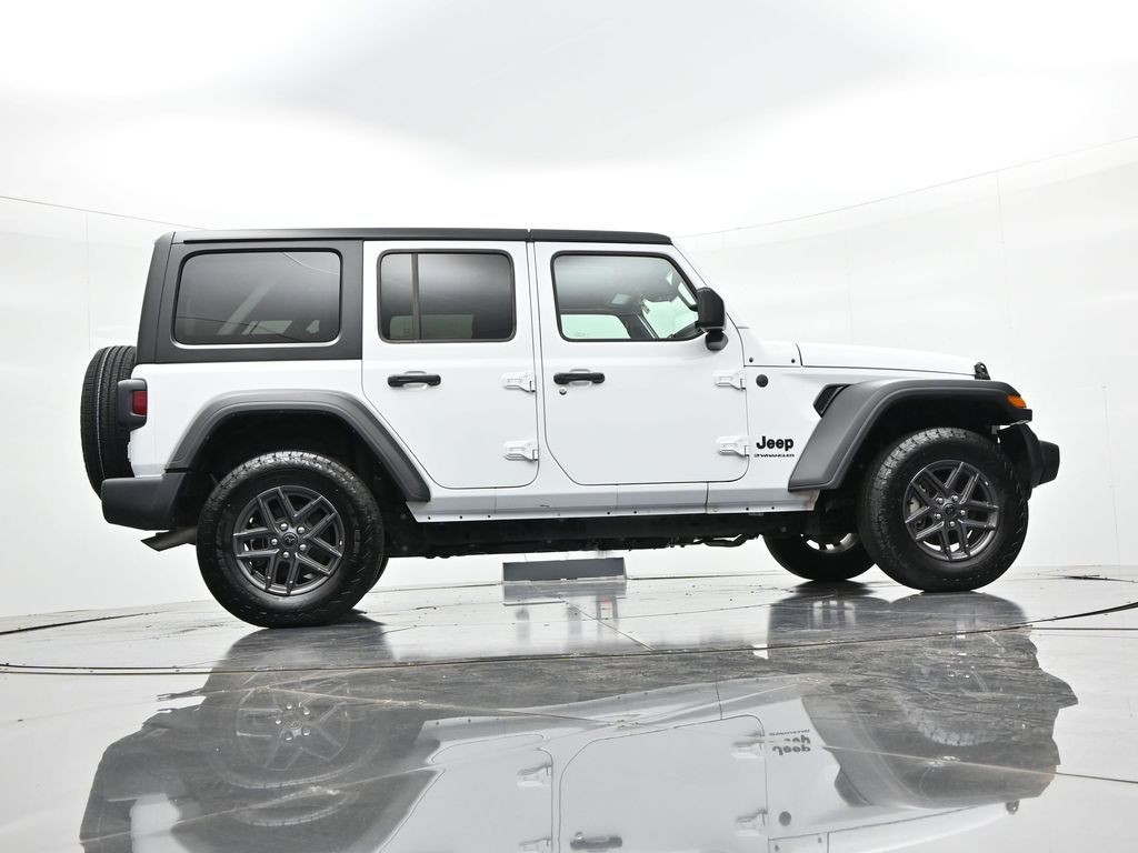 Jeep Wrangler Vehicle Full-screen Gallery Image 20
