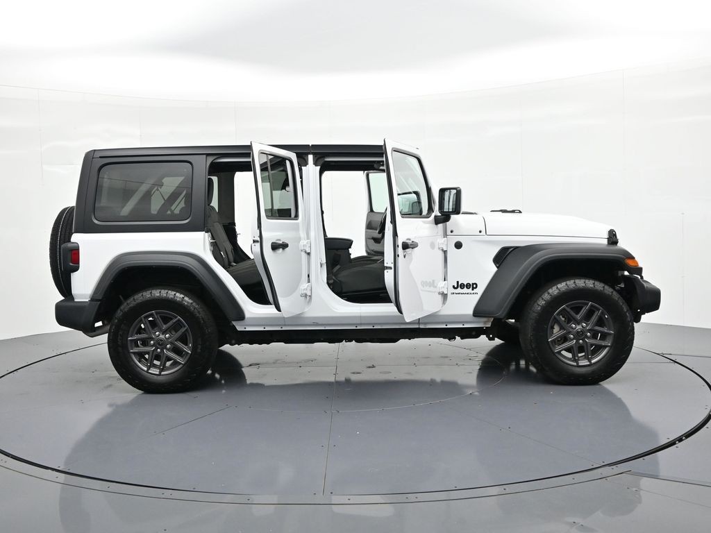 Jeep Wrangler Vehicle Full-screen Gallery Image 21
