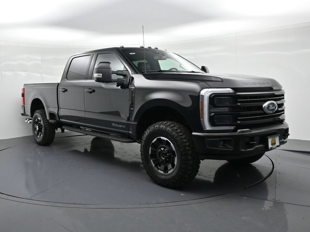Ford F-250SD Vehicle Full-screen Gallery Image 4