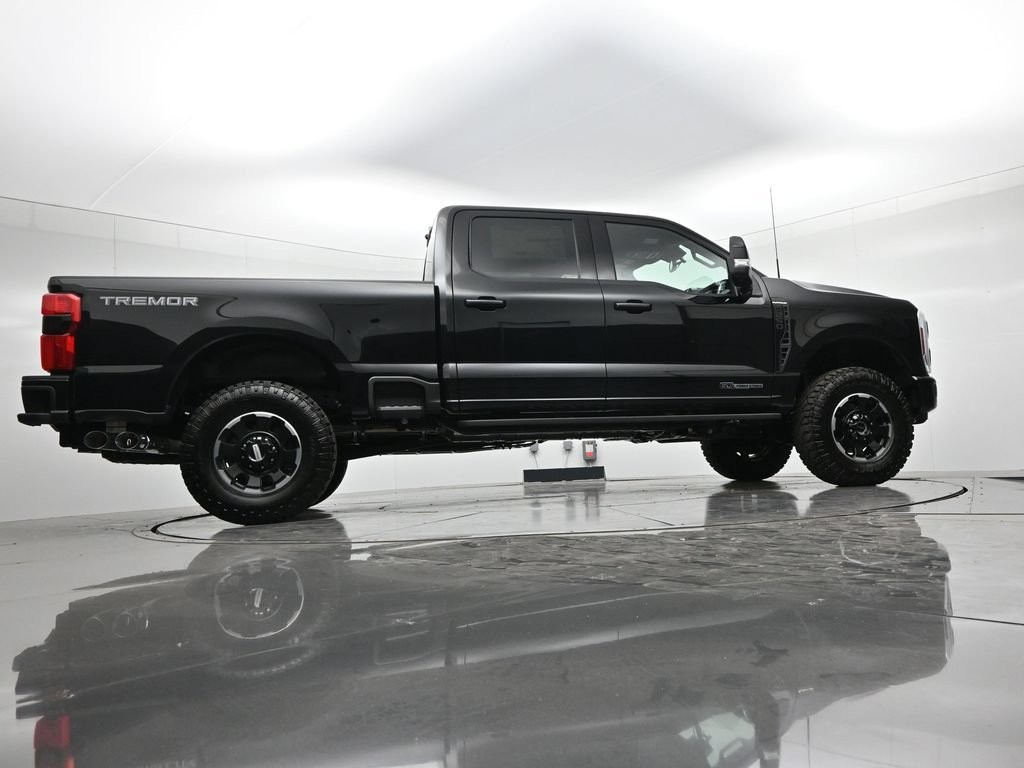 Ford F-250SD Vehicle Full-screen Gallery Image 26