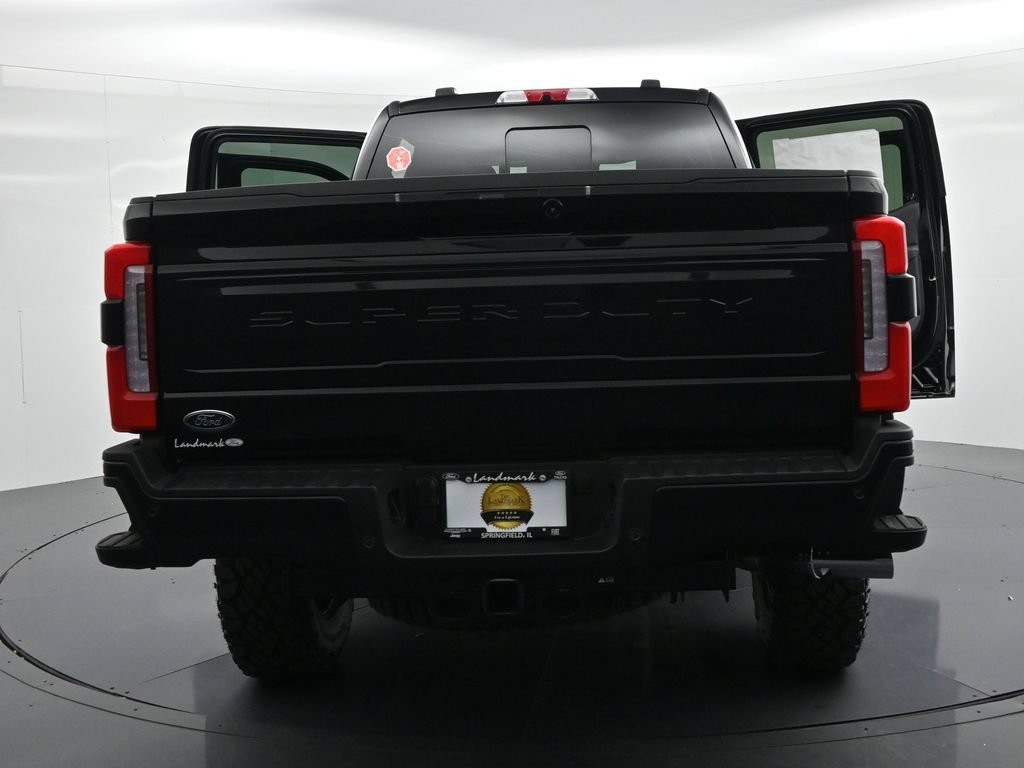 Ford F-250SD Vehicle Full-screen Gallery Image 30