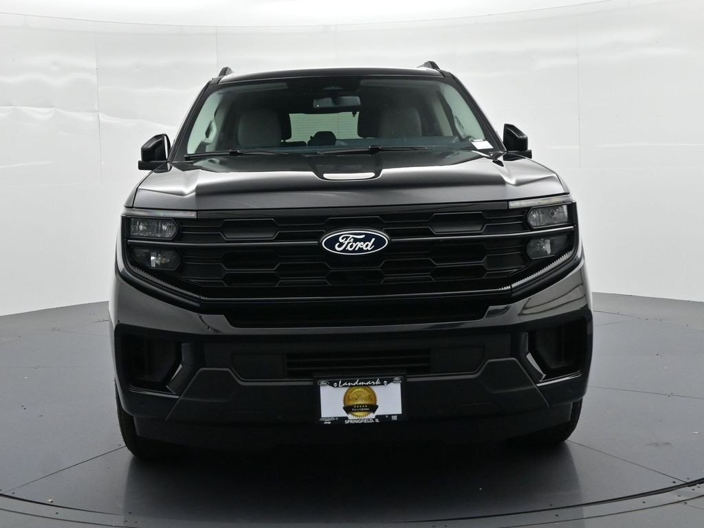 Ford Expedition Vehicle Full-screen Gallery Image 3