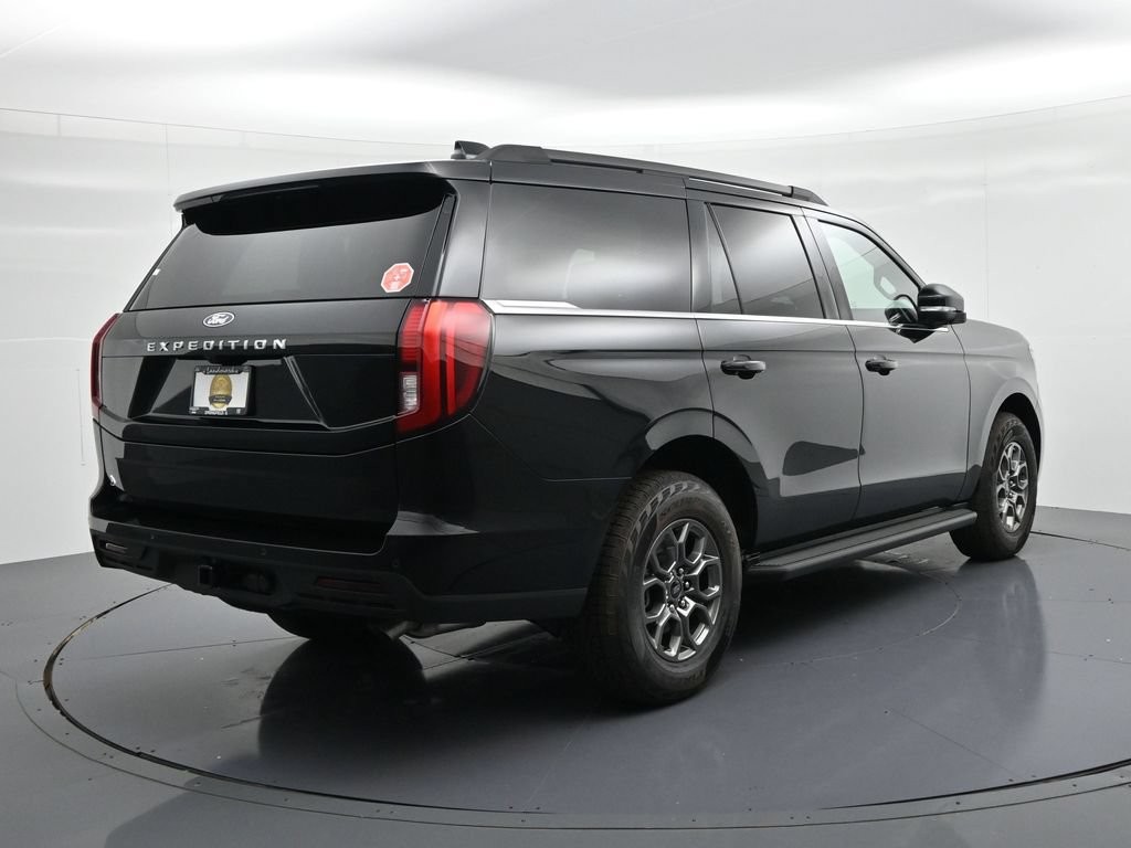 Ford Expedition Vehicle Full-screen Gallery Image 6