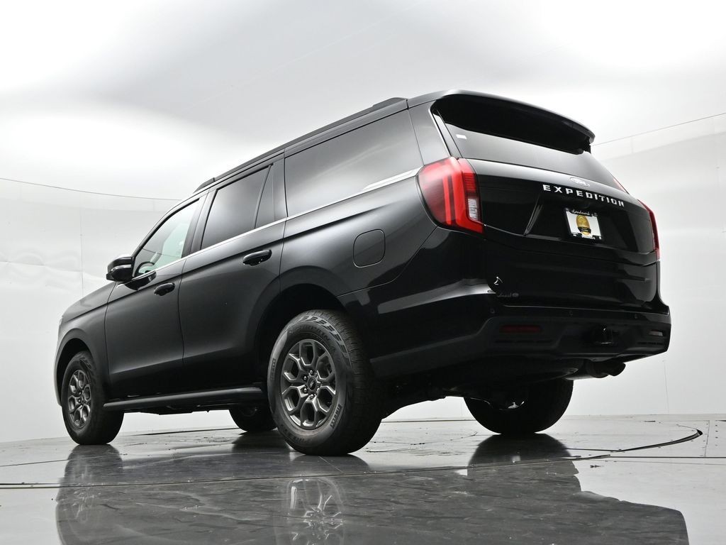 Ford Expedition Vehicle Full-screen Gallery Image 21