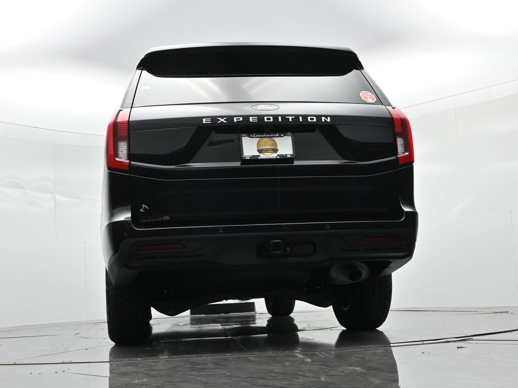 Ford Expedition Vehicle Full-screen Gallery Image 22