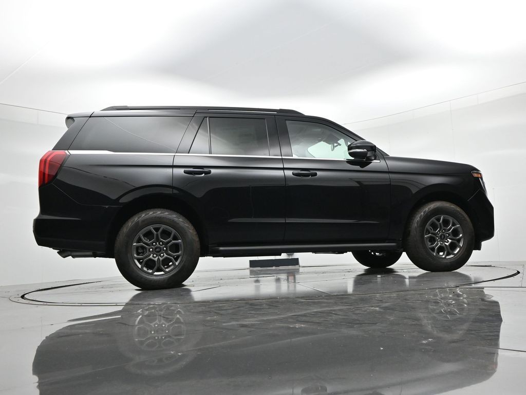 Ford Expedition Vehicle Full-screen Gallery Image 24