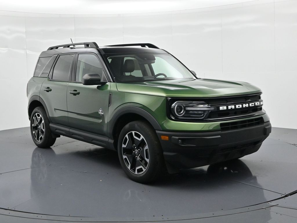 Ford Bronco Sport Vehicle Full-screen Gallery Image 04