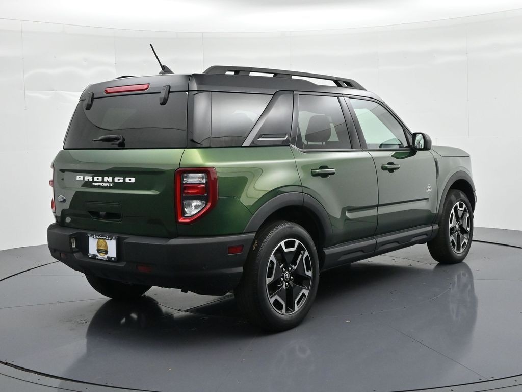 Ford Bronco Sport Vehicle Full-screen Gallery Image 06