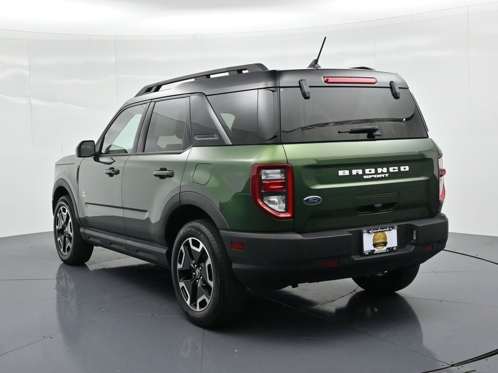 Ford Bronco Sport Vehicle Full-screen Gallery Image 08