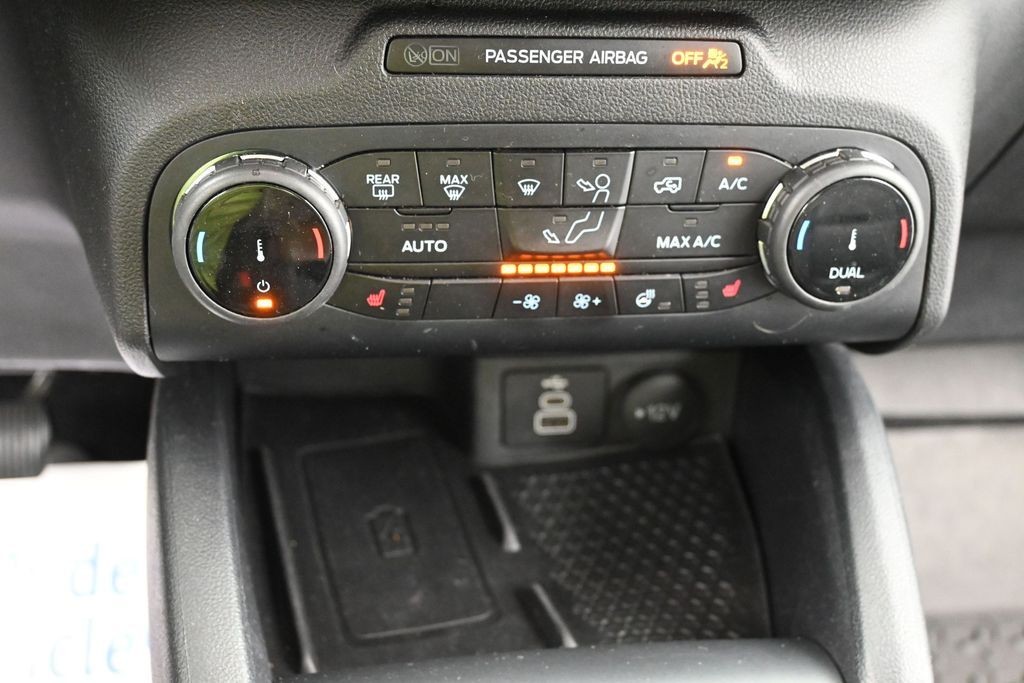 Ford Bronco Sport Vehicle Full-screen Gallery Image 13