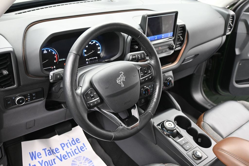 Ford Bronco Sport Vehicle Full-screen Gallery Image 16