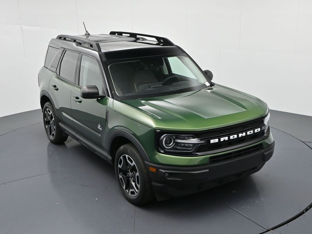 Ford Bronco Sport Vehicle Full-screen Gallery Image 17