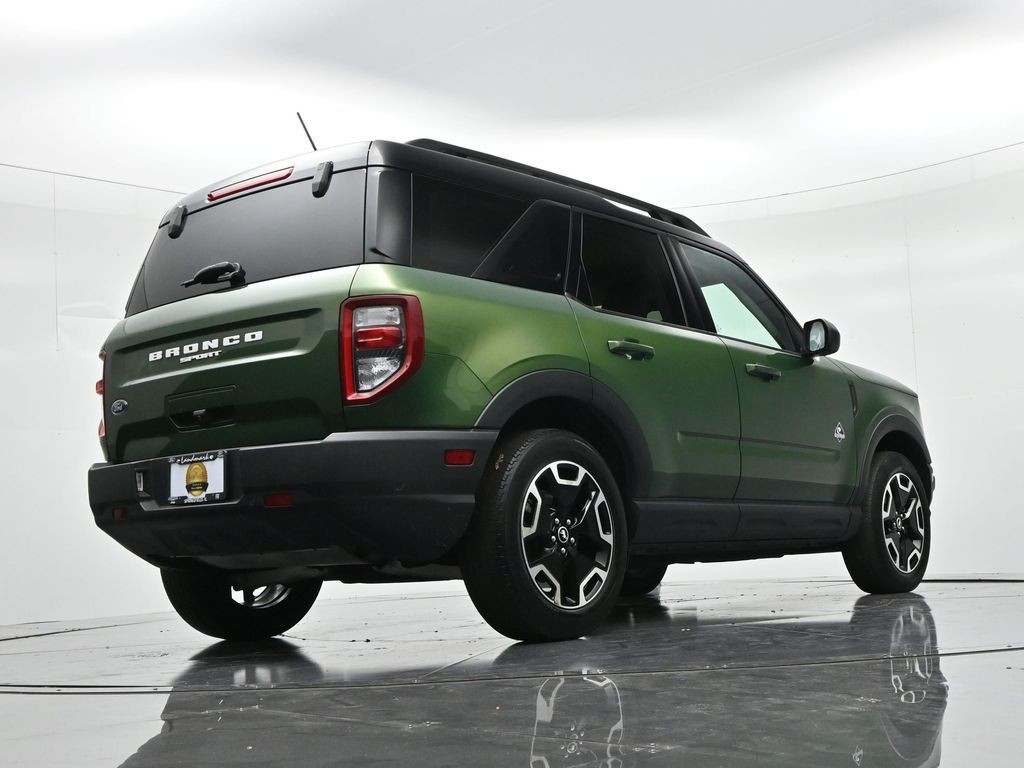 Ford Bronco Sport Vehicle Full-screen Gallery Image 23