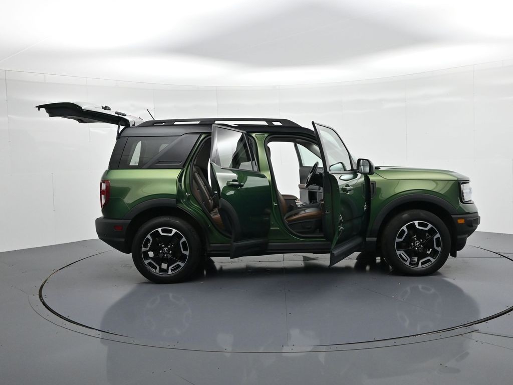 Ford Bronco Sport Vehicle Full-screen Gallery Image 25