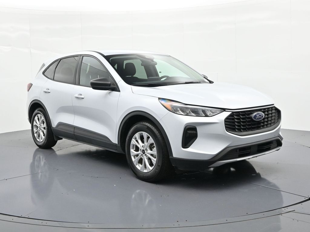 Ford Escape Vehicle Full-screen Gallery Image 4