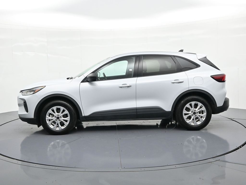 Ford Escape Vehicle Full-screen Gallery Image 9